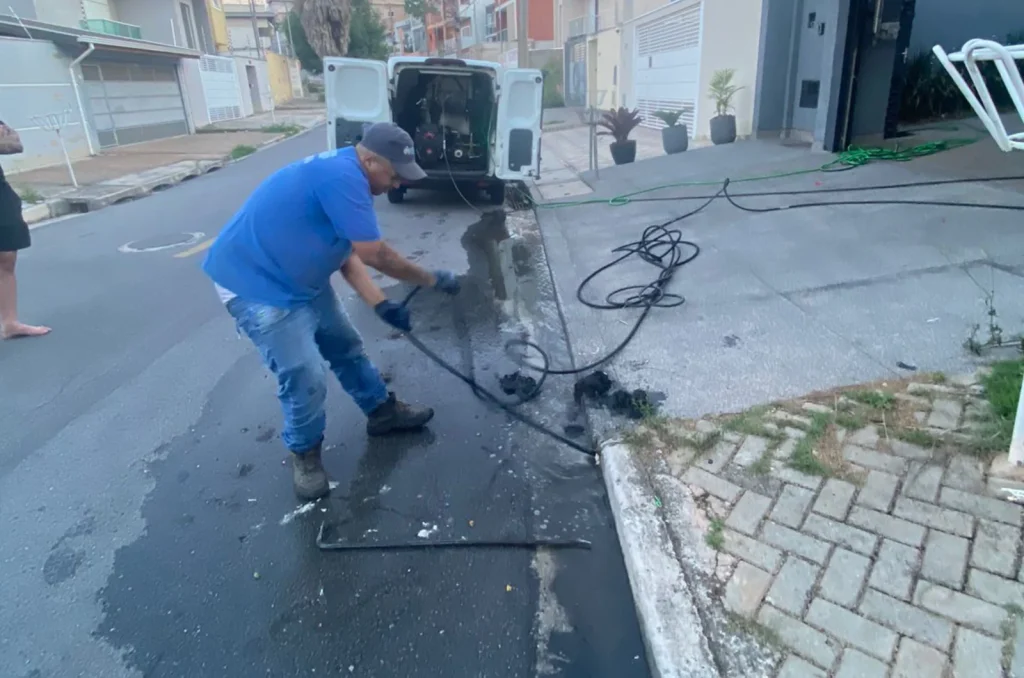 Desentupidora na Zona Leste_ atendimento profissional, rápido e com solução definitiva